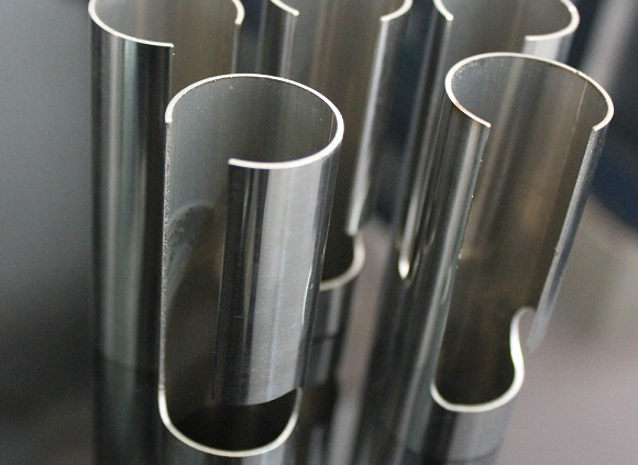 不锈钢制品管切割加工变形的因素与解决方法